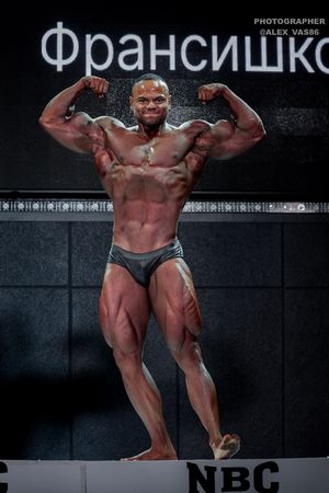 CLASSIC PHYSIQUE